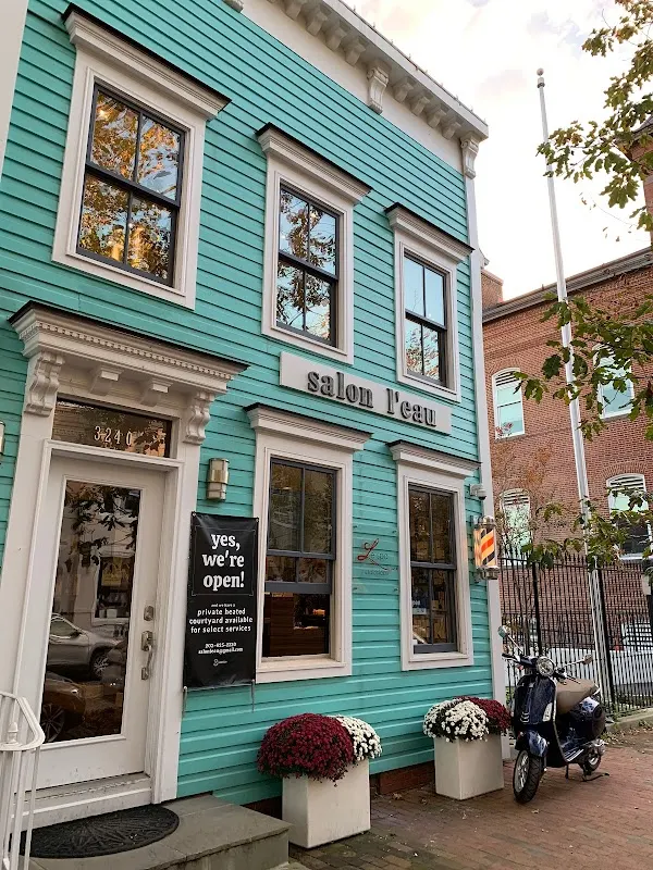 Salon Leau and Le Spa — Hair salon in Washington